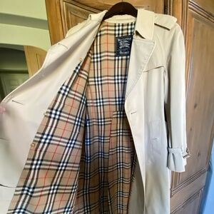 Vintage Burberry Trench Coat Women 10 Long; Beige Belted Lined Burberrys